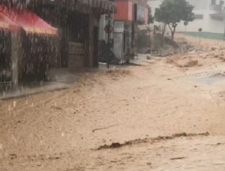 Temporal causa alagamentos na RMS e deixa moradores desabrigados em cidade no sudoeste 