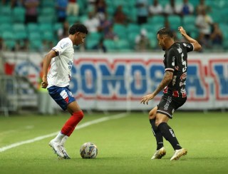 Bahia desperdiça chances, leva golaço e perde do Atlético de Alagoinhas na Fonte Nova