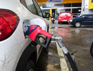 Acelen anuncia novo aumento no preço da gasolina