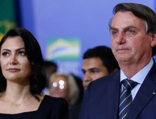 Bolsonaro fala em Michelle candidata e plano de assumir Casa Civil