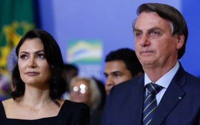 Bolsonaro fala em Michelle candidata e plano de assumir Casa Civil