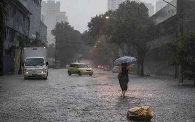 Inmet emite alerta de chuvas e ventos intensos para Bahia e mais 15 estados